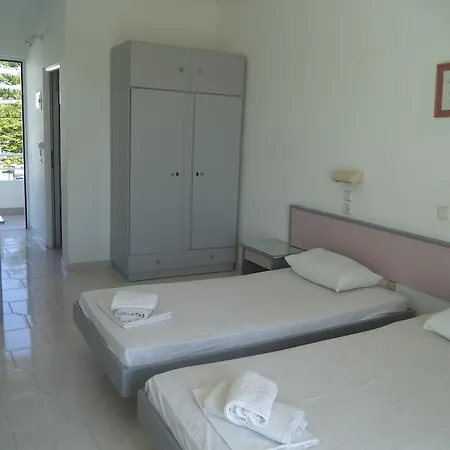 Lagonas View Studios Aparthotel